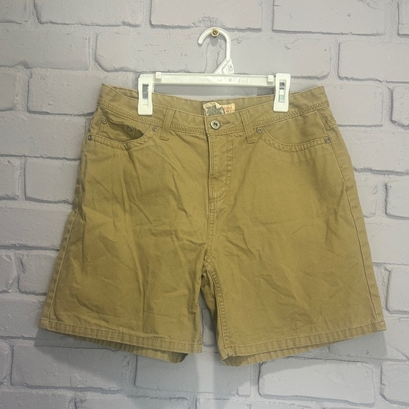 NWOT WOMEN Tan Shorts - Picture 6 of 6
